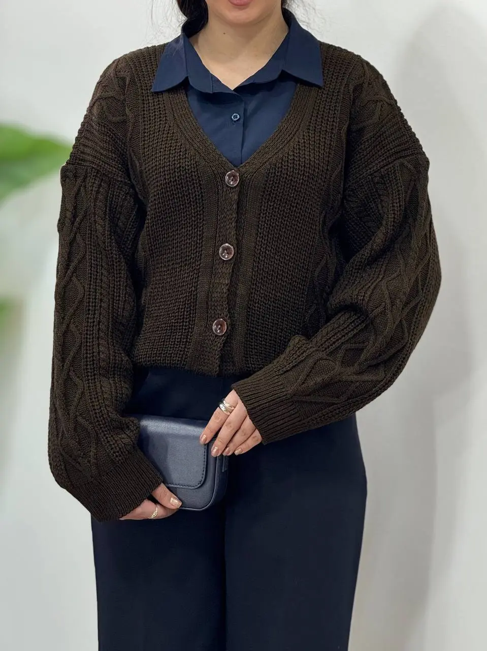 بافت جلو دکمه آرزو